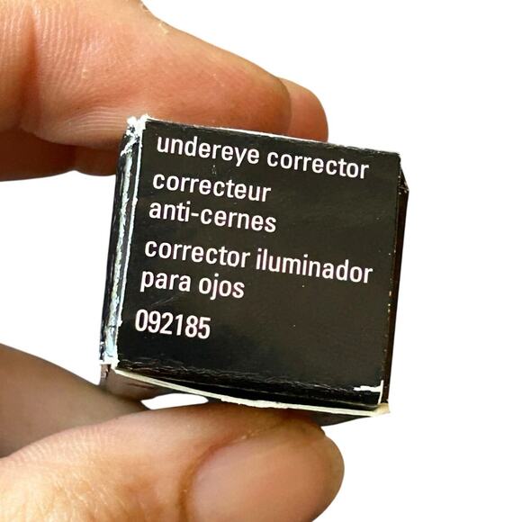 NIB Mary Kay Under Eye Corrector Retired 092185 - Picture 3 of 3